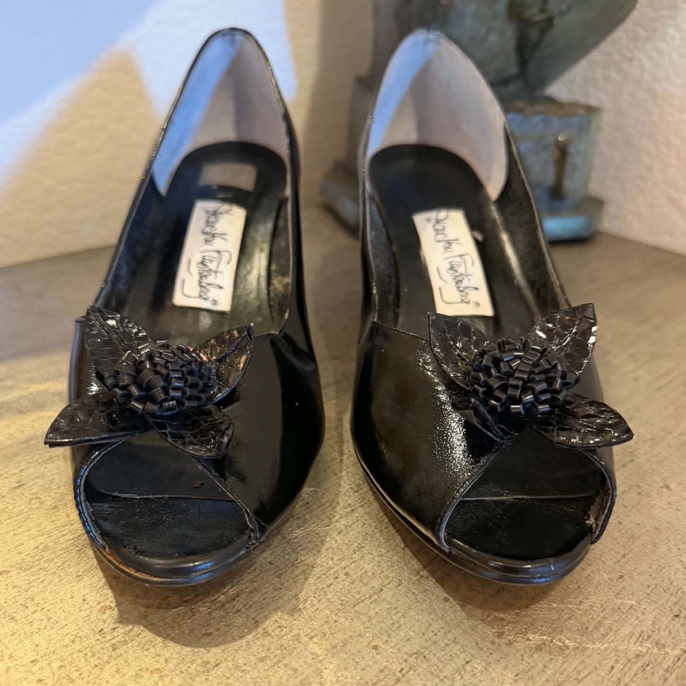 Vintage Diane von Furstenberg Black Patent Leather Peep Toe Kitten Heels Floral